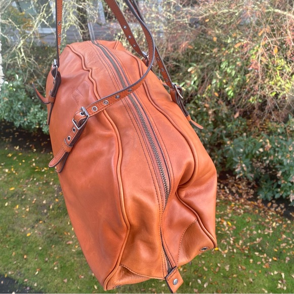 VINTAGE NIKE SKINN BAG - LIMITED EDITION designed by Carolyn Davidson
